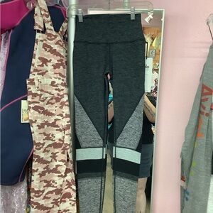 ALO Yoga ' Charcoal and Light Gray Colorblock Leggings